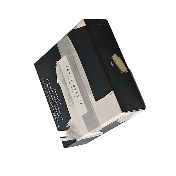 Fenty Beauty Foundation Pro Filt'r Soft Matte Powder Foundation 0.32 oz 105 - Picture 4 of 6